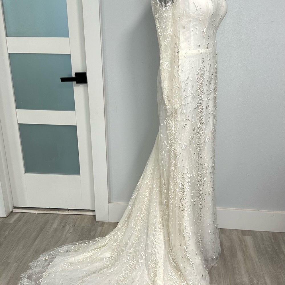 Elegant White/ivory Lace Wedding Dress Long Sleeves Chapel Train sz 4-6 - Picture 6 of 16